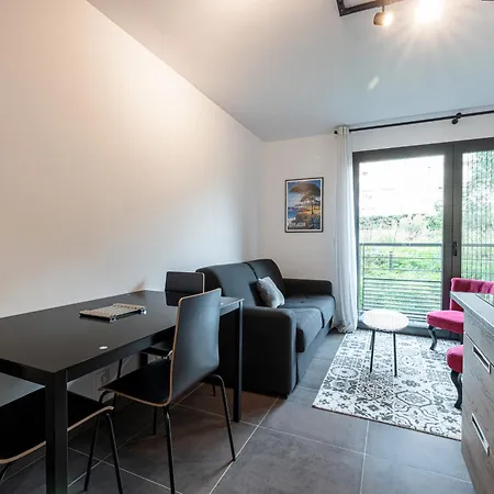 Apartment New Listing - 1 Bed Apt,air-con,beach Access,sea Antibes
