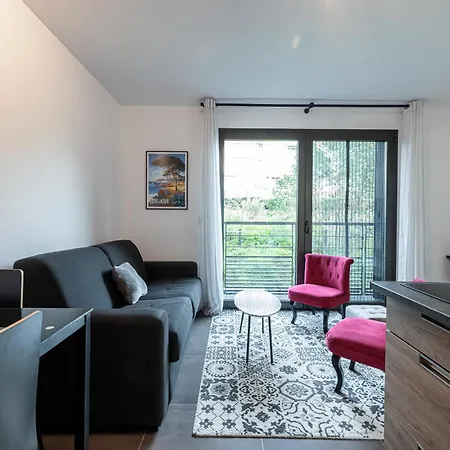 Apartment New Listing - 1 Bed Apt,air-con,beach Access,sea