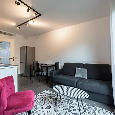 New Listing - 1 Bed Apt,air-con,beach Access,sea * Antibes
