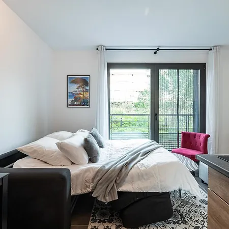 New Listing - 1 Bed Apt,air-con,beach Access,sea Apartment